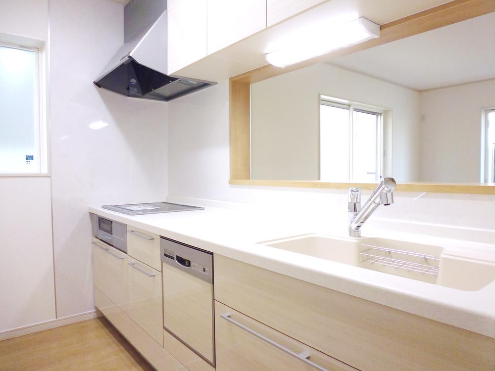 Kitchen. Indoor (12 May 2013) Shooting