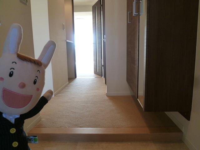 Entrance. Local (November 1, 2013) Shooting