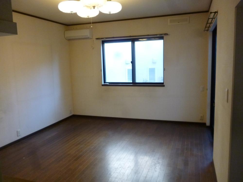 Living. About 15.1 Pledge of LDK is relaxation! Feet warm in with under-floor heating