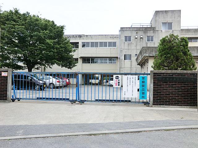 Primary school. 460m until the shell of the flower elementary school