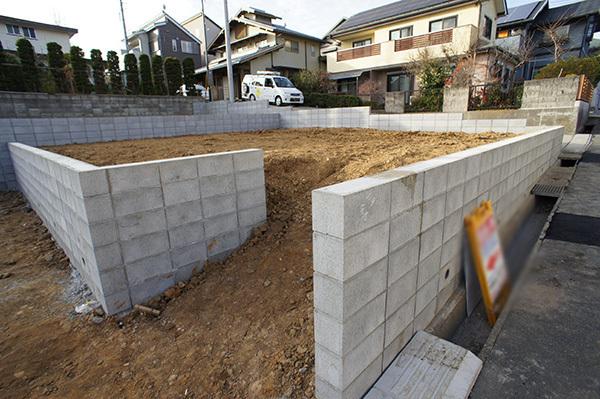 Local appearance photo. Building 2