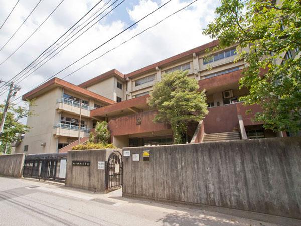 Primary school. Matsudo TatsuAsahi cho, 400m up to elementary school