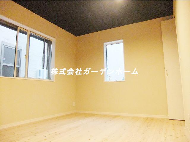 Non-living room. 2013/10