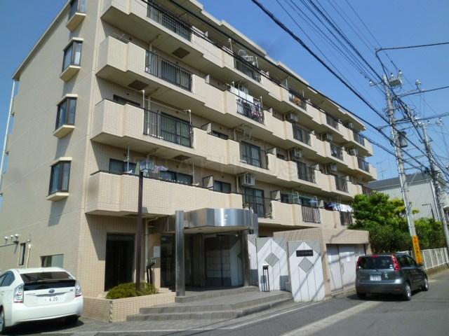 Local appearance photo.  [appearance] 1993 Built. Southeast corner room.