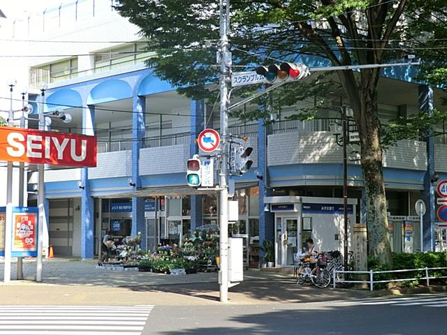 Supermarket. 1000m zelkova Street and cherry street until Seiyu Tokiwadaira shop is in a position to cross Seiyu, On the way back from Tokiwadaira Station, Likely can also walk through the cherry street is home temple