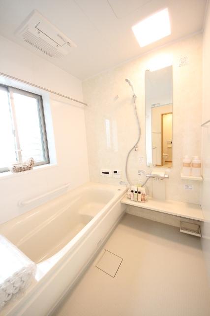 Bathroom. Comfortable and welcoming 1 tsubo or more of the bathroom, Mist is equipped with a sauna