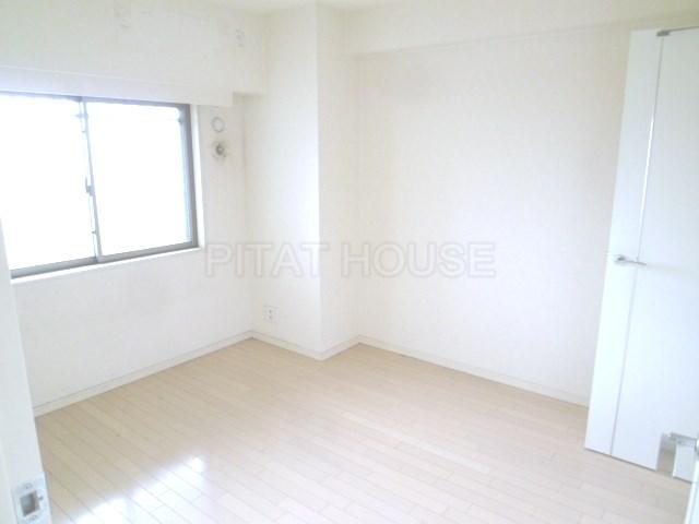 Non-living room.  [Western style room] About six quires of Western-style. Please to the nursery
