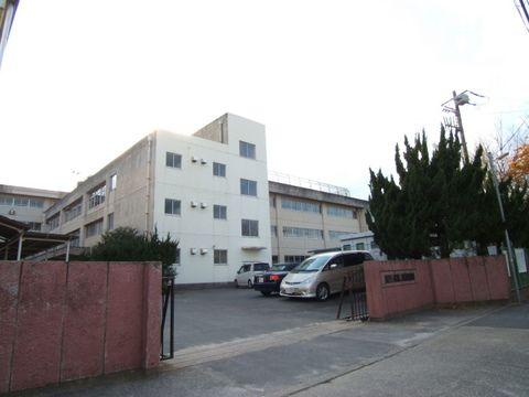Junior high school. Shinmatsudominami 320m until junior high school