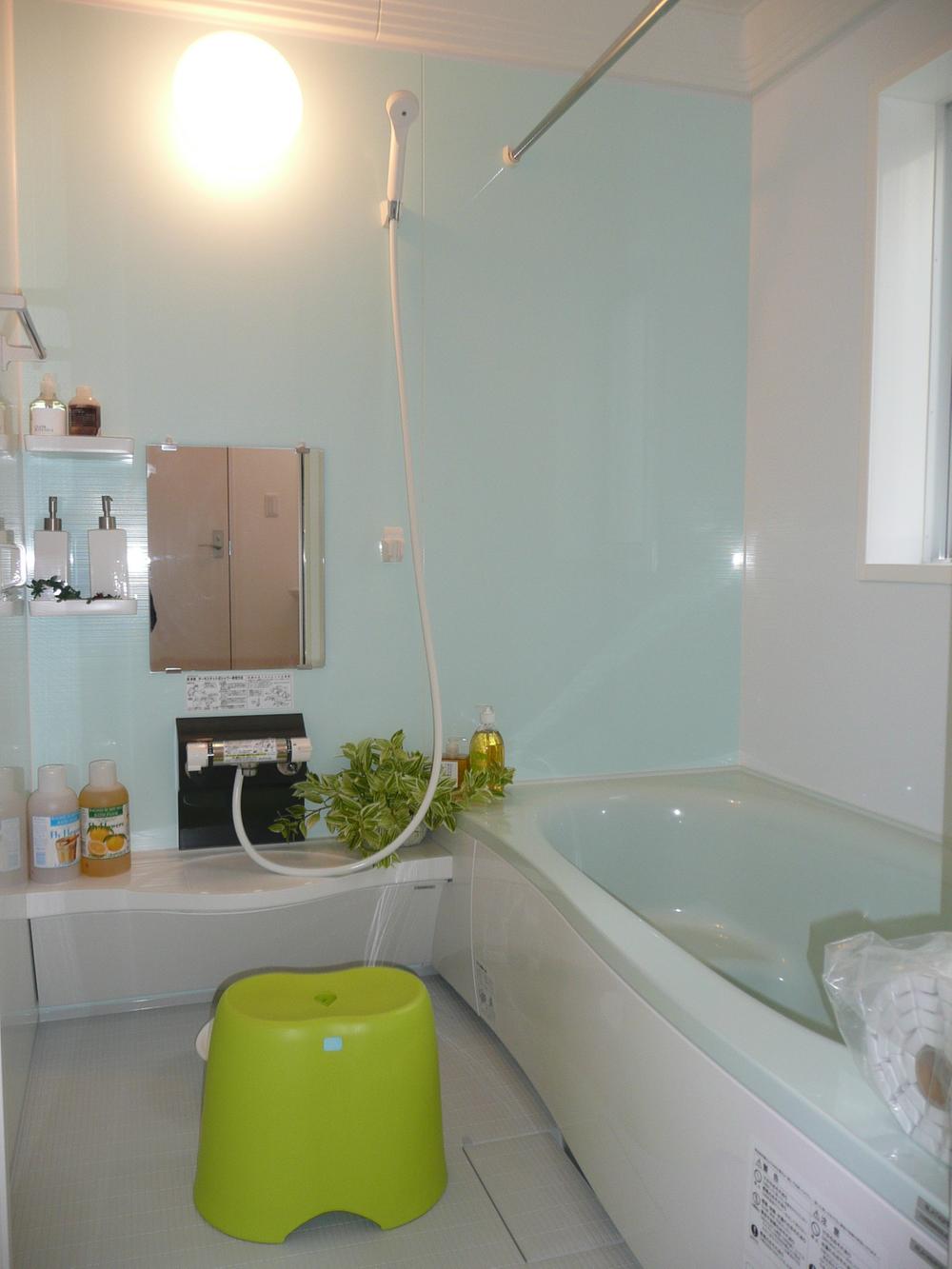 Bathroom. Bathroom construction cases. There will be a bright bathroom there is a feeling of cleanliness.
