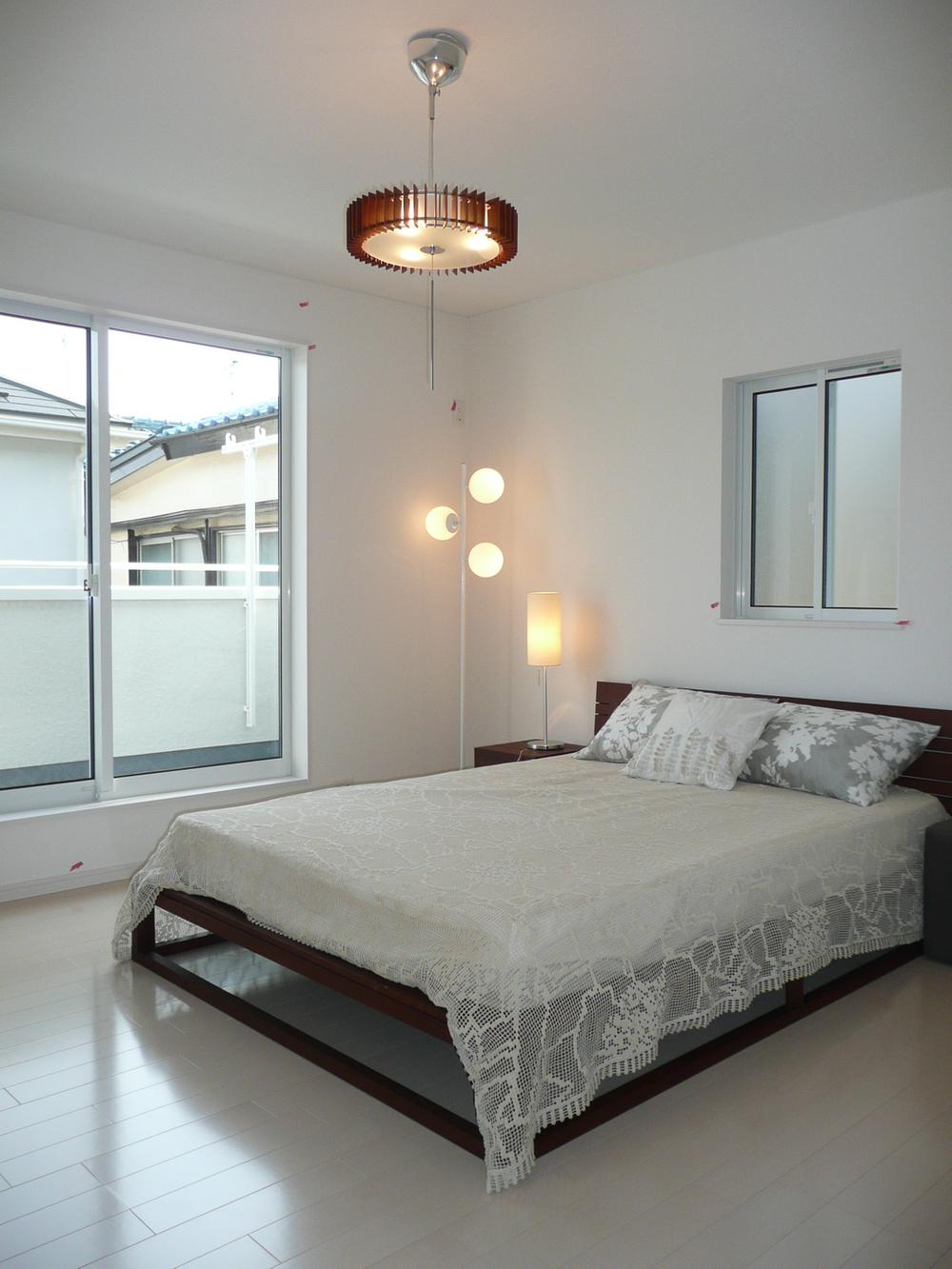 Non-living room. Western-style construction cases. Double bed also put a breeze (8 quires)