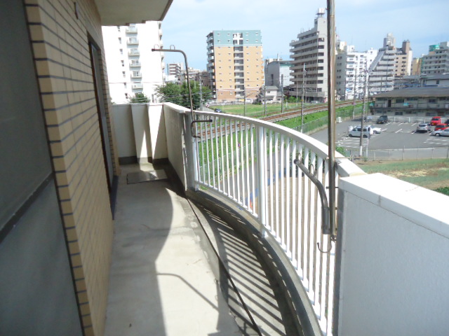 Balcony. Balcony big, Laundry of the family is also safe