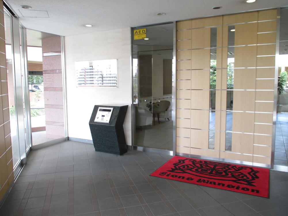 Entrance. Common area (September 2013) Shooting