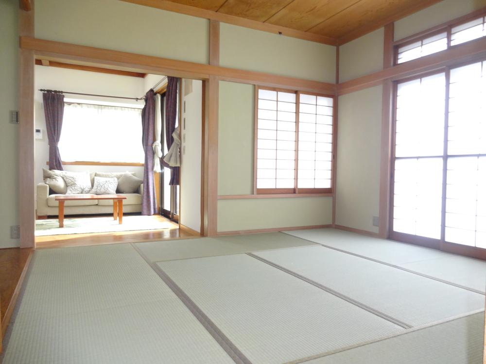 Same specifications photos (living)