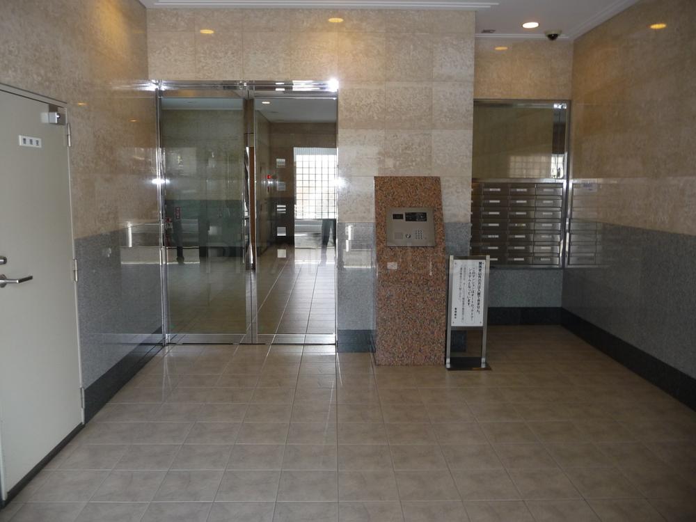 Entrance.  ◆ It is a simple entrance hall.