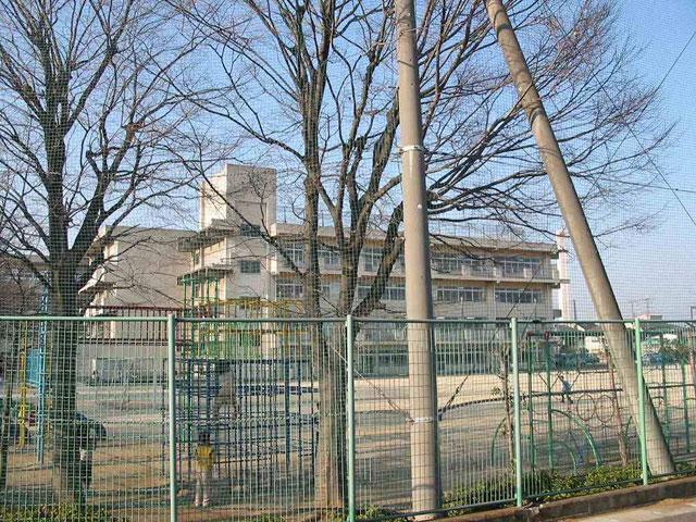 Primary school. 720m to Bridge Elementary School