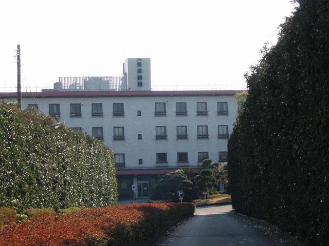 Hospital. 800m to Article Board hospital