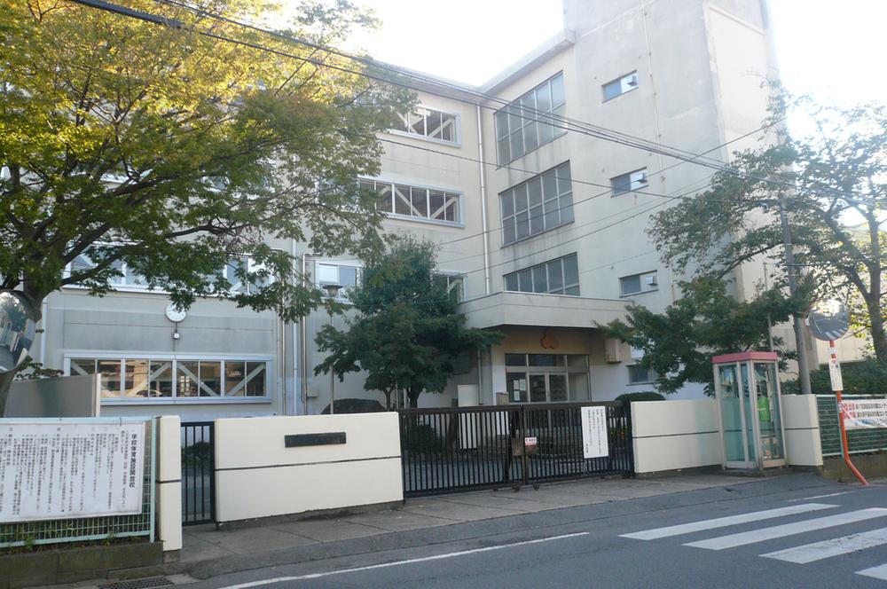 Junior high school. 1430m to Matsudo Tatsudai three junior high school