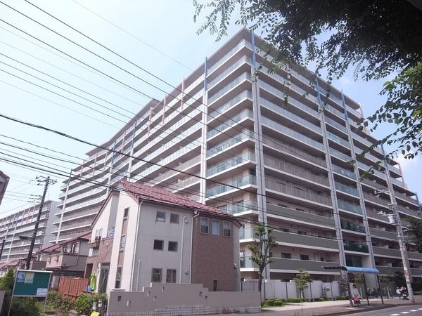 Local appearance photo. February 2006 Built. Total units 340 units of the big community