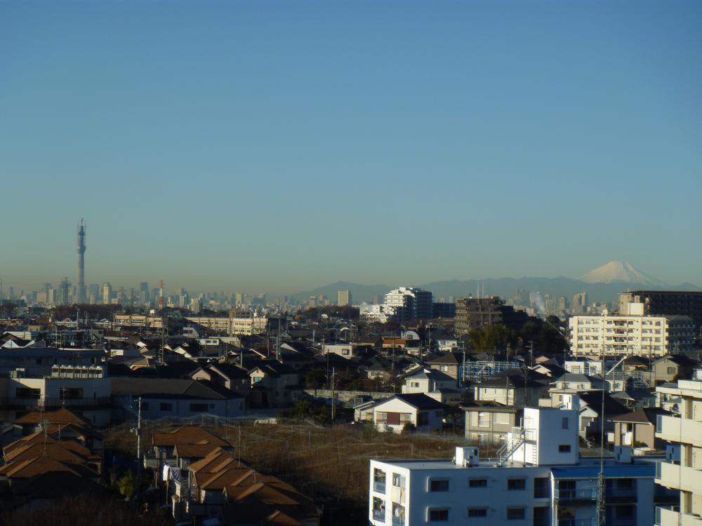 Other local. Sky Tree and Mount Fuji is visible from the south side of the veranda