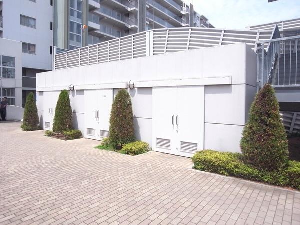 Other common areas. Garbage collection field