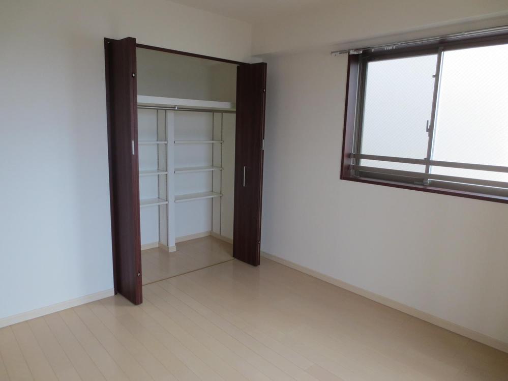 Non-living room. Room (May 2013) Shooting