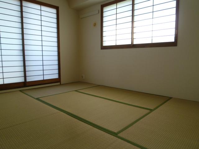 Non-living room.  [Japanese-style room] 1 room there and glad Japanese-style room