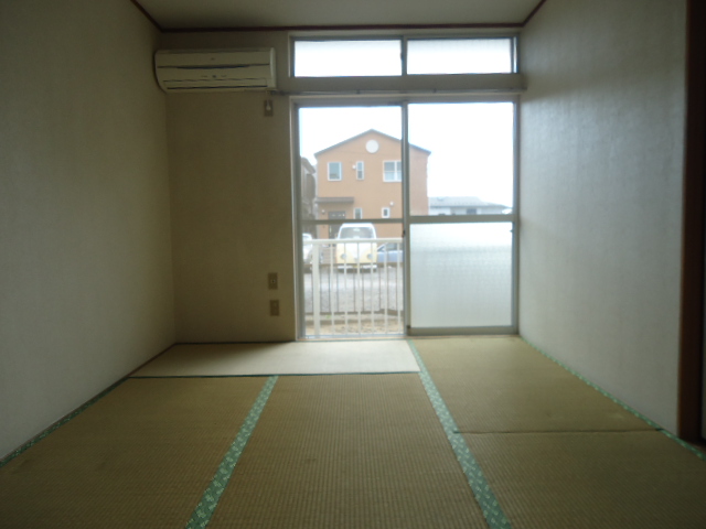 Living and room. It is a beautiful Japanese-style room