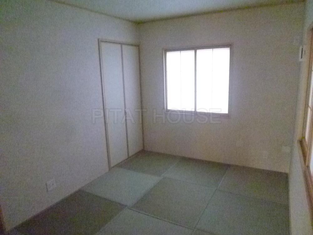 Non-living room. ◆ It will settle down and after all there is a Japanese-style room!
