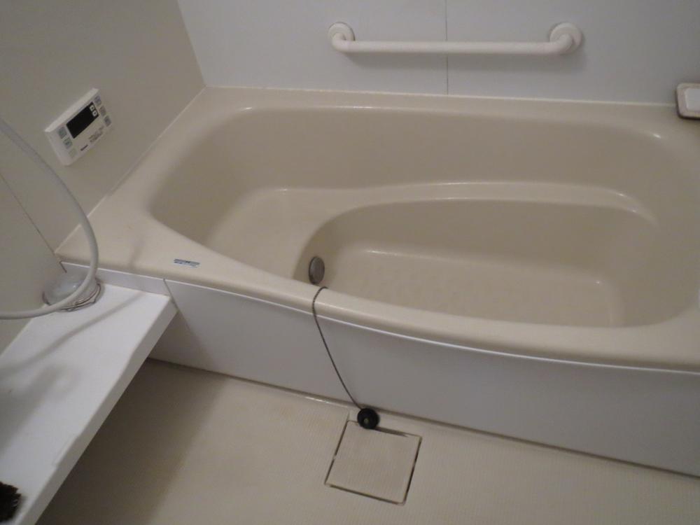 Bathroom. Indoor (12 May 2013) Shooting