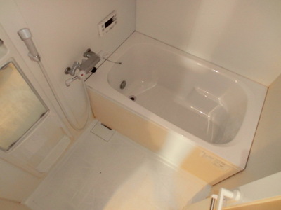 Bath. Reheating bus Bathroom dryer