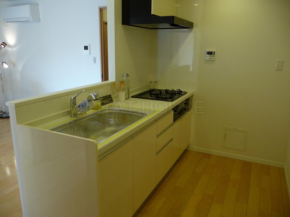 Kitchen.  ◆ This is a system kitchen of new.