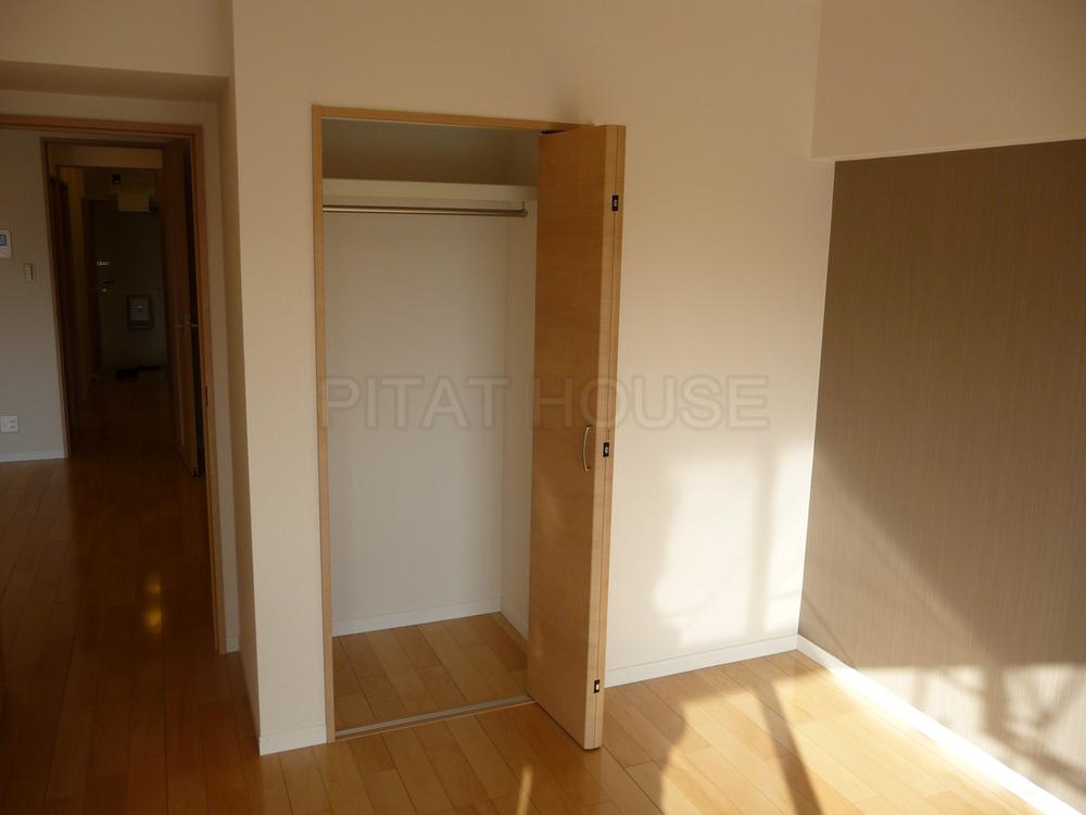 Receipt.  ◆ There is plenty of storage space in each room.