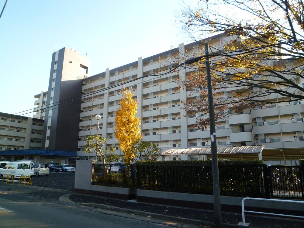 Local appearance photo.  ◆ It is a large apartment of the total 231 units.
