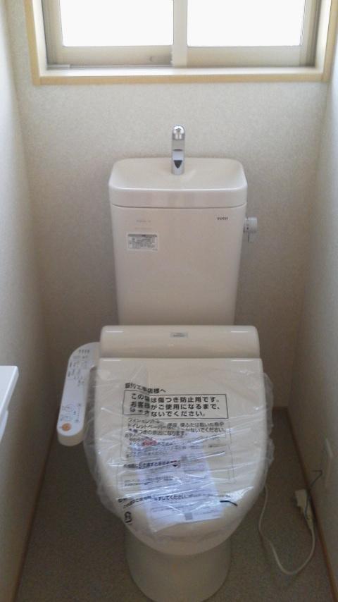 Toilet. Indoor (12 May 2013) Shooting