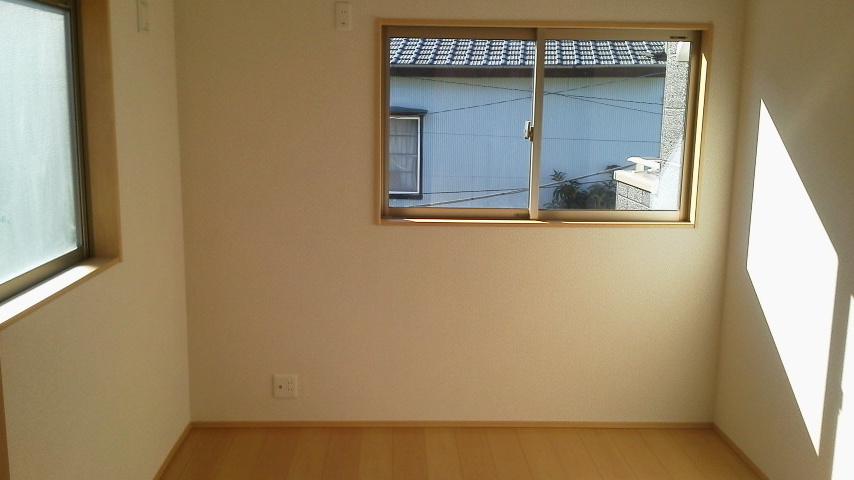 Non-living room. Indoor (12 May 2013) Shooting