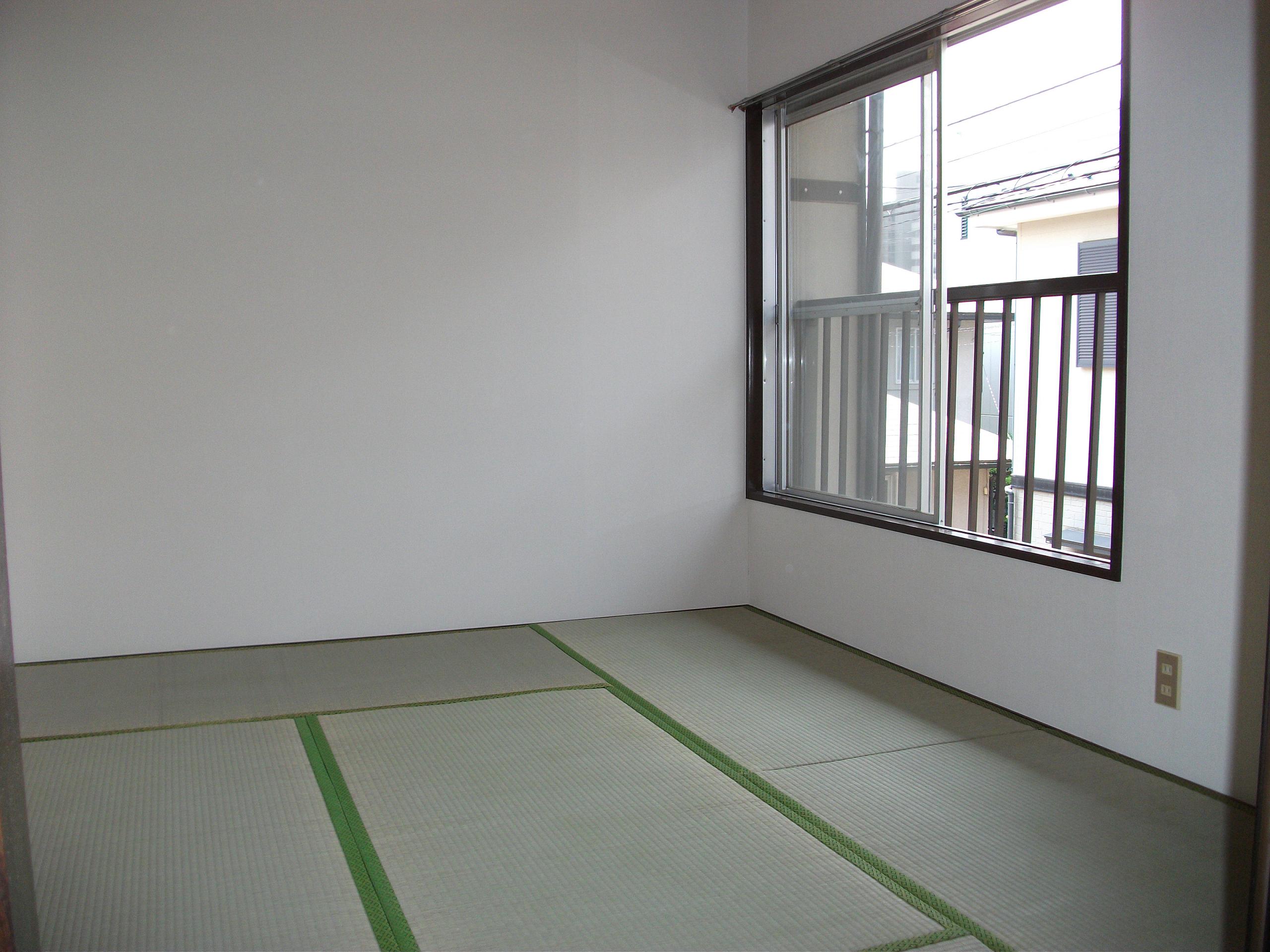 Other room space. Japanese-style room 6 quires A bright room