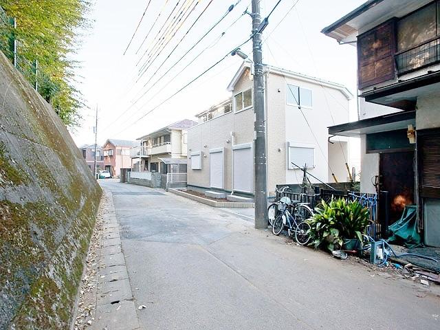 Local photos, including front road. Local Photos. Is a positive per good since they are already facing the south road.