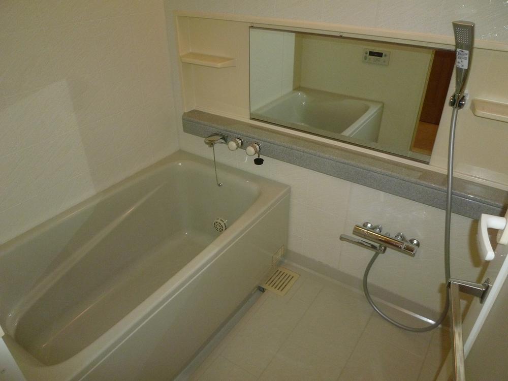 Bathroom. Indoor (July 25, 2013) Shooting