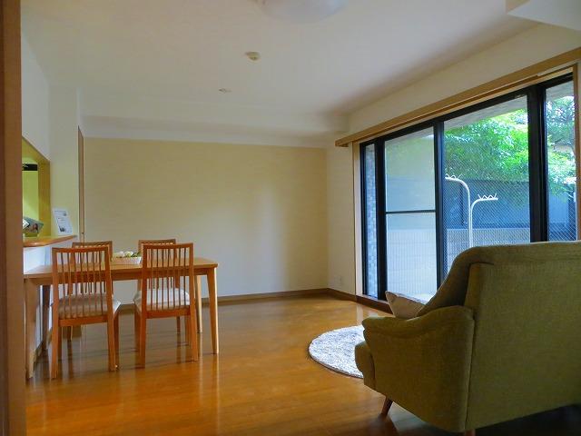 Living. Indoor (11 May 2013) Shooting You can talk to the child while cooking.