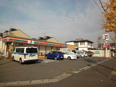 Convenience store. 320m to Seven-Eleven (convenience store)