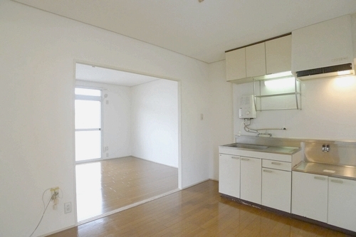 Living and room. Put even a little table, Spread of dining kitchen!