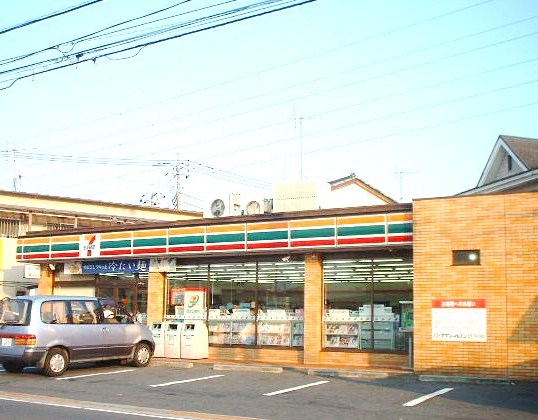 Convenience store. 482m to Seven-Eleven (convenience store)