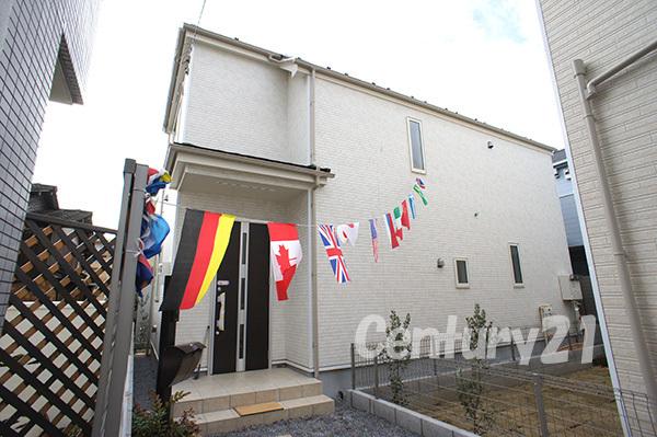 Local appearance photo. Building 2