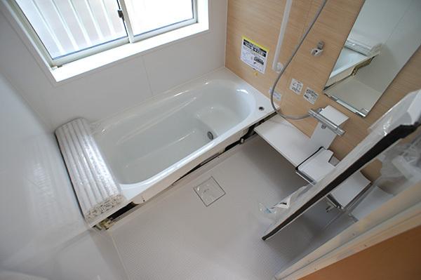 Bathroom. Building 2
