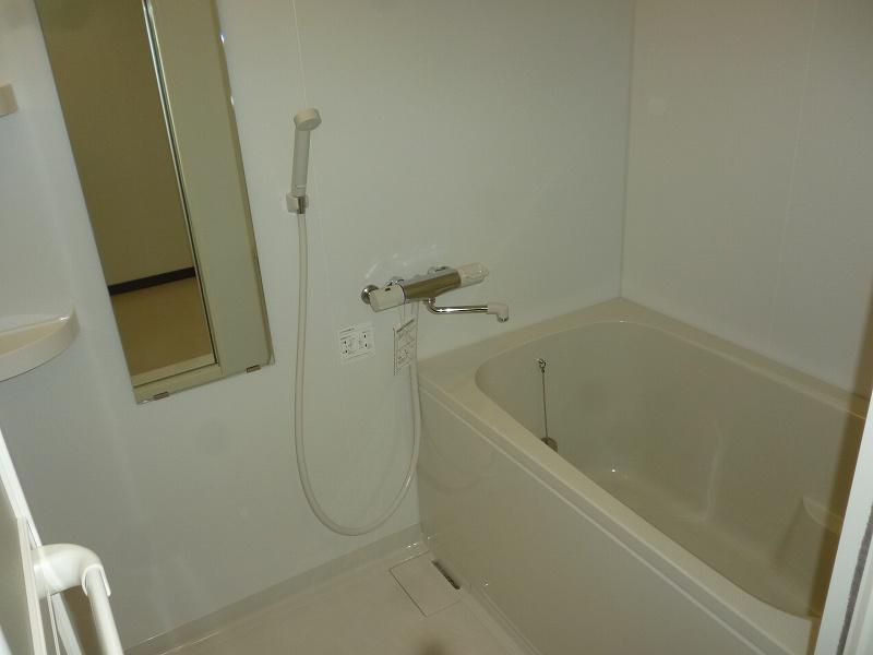 Bathroom. Bathing it's also a new! It was summarized in simple white full of refreshing clean feeling the fatigue of the day with a new bathroom.