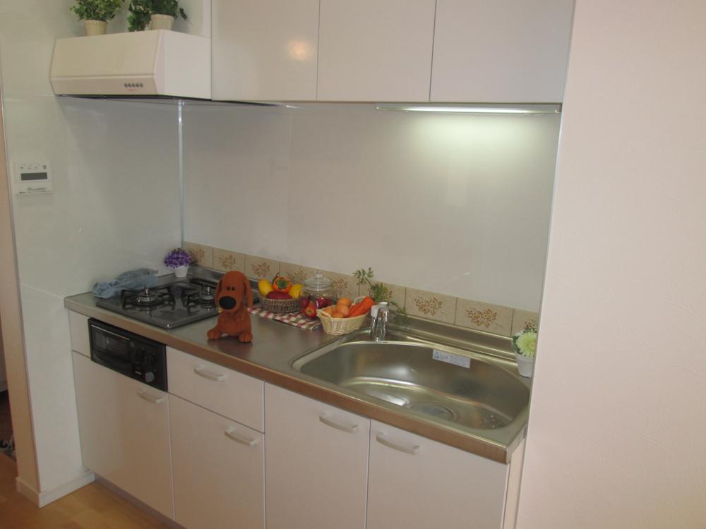 Kitchen. Refreshing system kitchens with the white tones