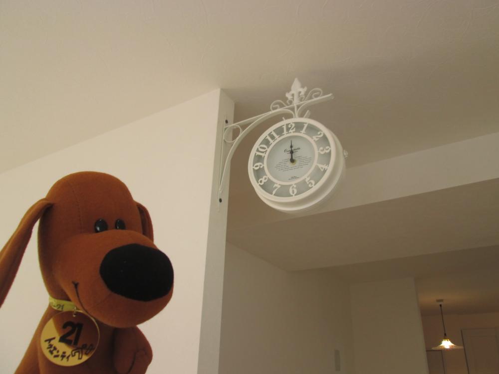 Other. There is this watch. Fashionable.