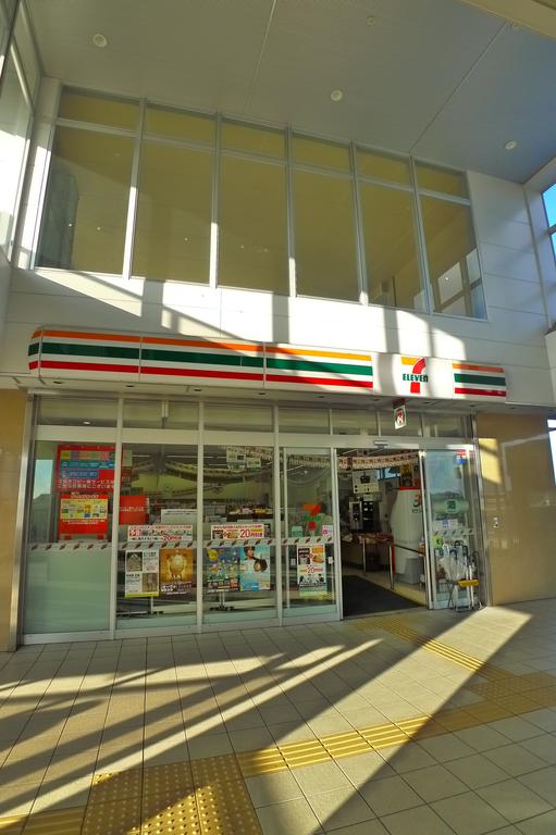 Convenience store. Seven-Eleven Matsudo bridle bridge Station Mall store up (convenience store) 466m