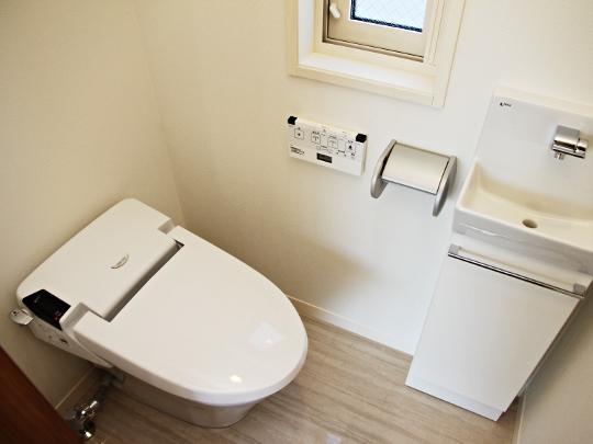 Other Equipment. Also the ease of cleaning, Eco, Course design. In the 18 city blocks 23 strokes land, The compact body of the tank-less, Adopt a shower toilet integrated toilet SATIS packed with happy function to meet the Onnagokoro. Also we have established with storage handwashing.