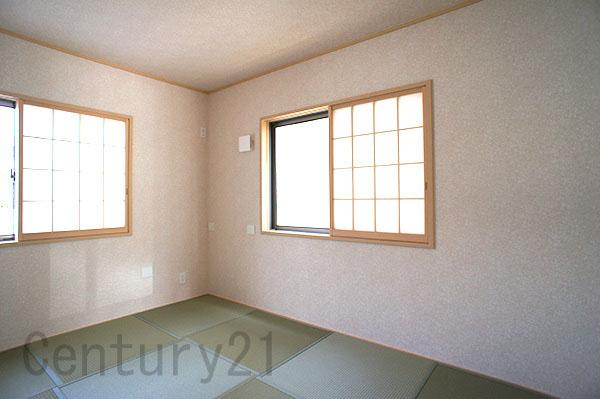 Non-living room. 1 Building